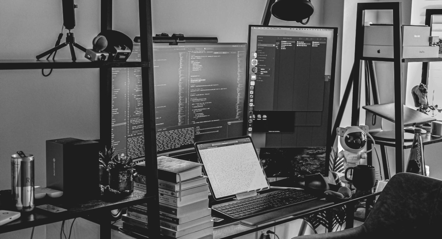 Studenten werken samen aan game development projecten